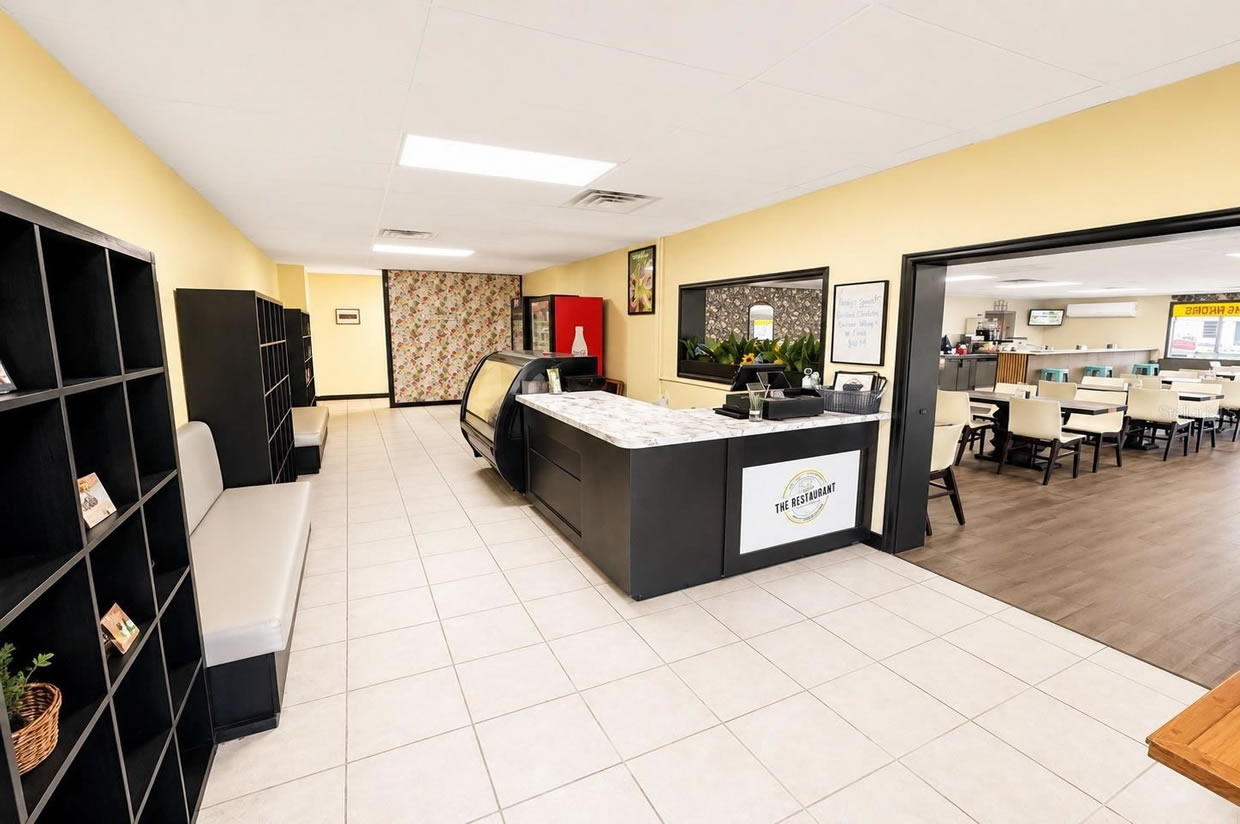 Strip Center For Sale in Polk County, FL - 12,500 sq ft - $1,290,000