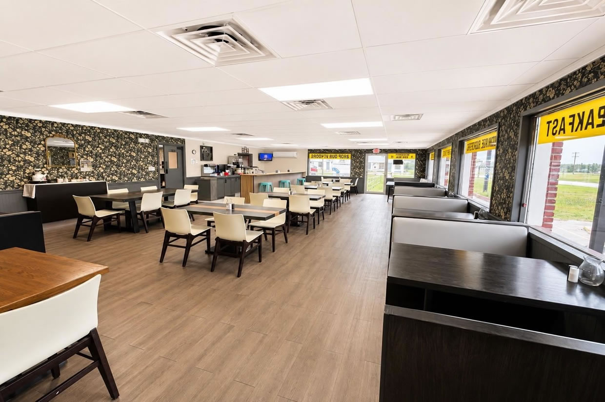 Strip Center For Sale in Polk County, FL - 12,500 sq ft - $1,290,000