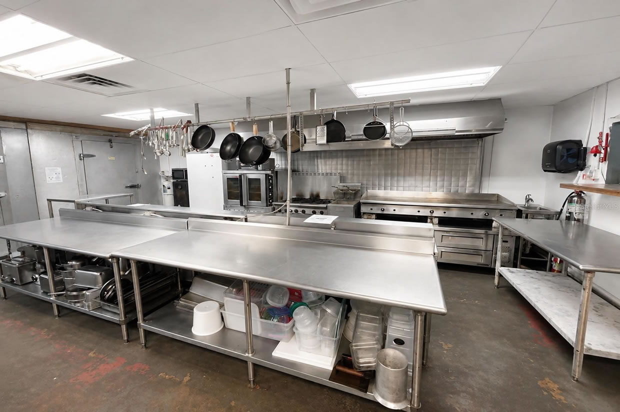 Strip Center For Sale in Polk County, FL - 12,500 sq ft - $1,290,000
